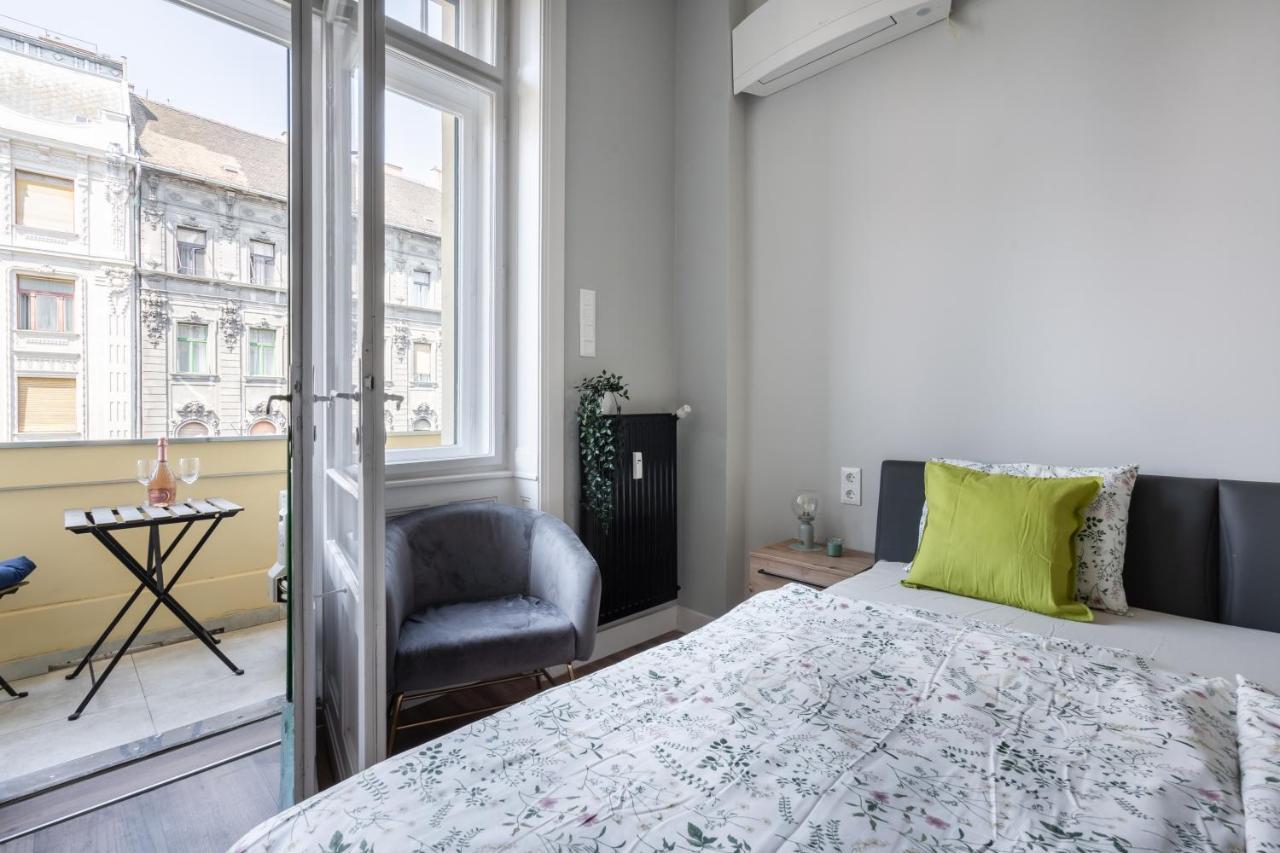 Buenos Boutique - A/C, 2 Bathrms, Amazing View Lejlighed Budapest Eksteriør billede